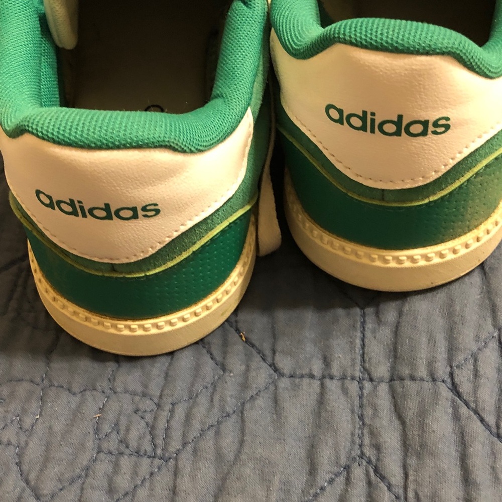 Womens Adidas Green Suede Sneakers with White Stripes and white & green laces. - Picture 7 of 8